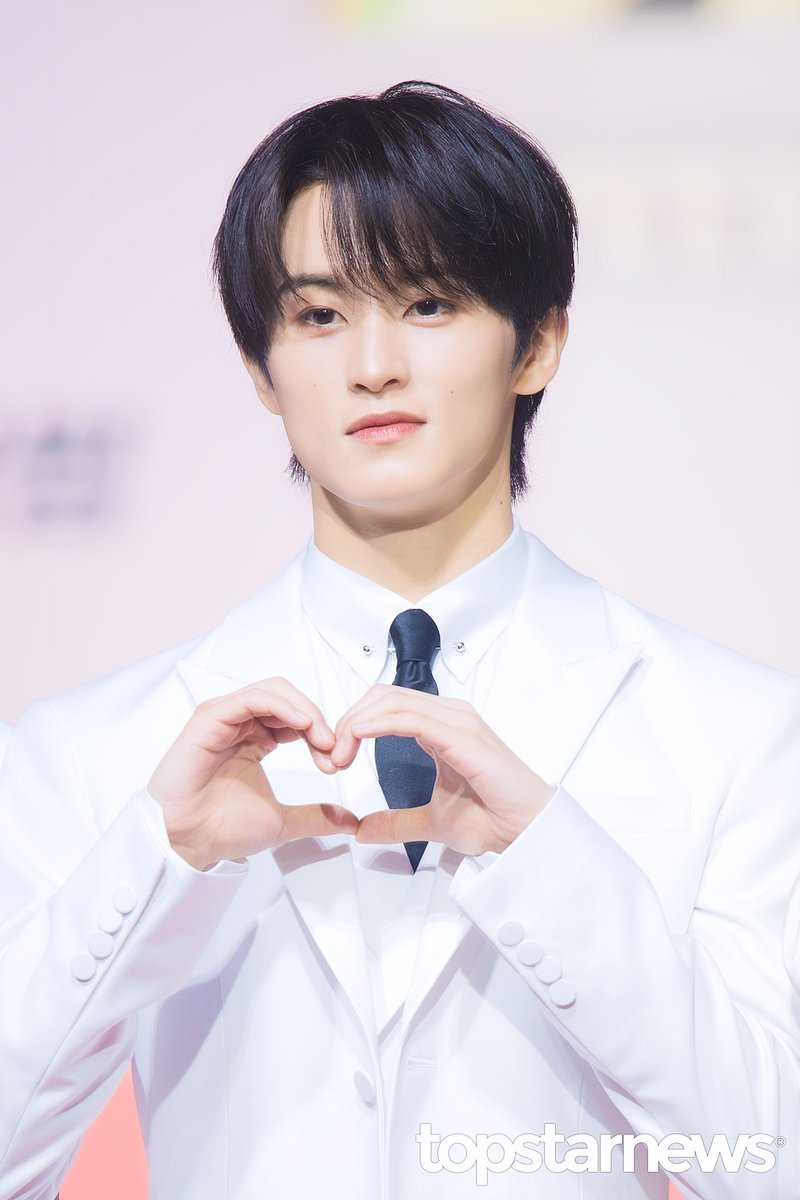 [HD포토] 엔시티 드림 마크, ‘이마크 하트 귀여워’ (2025 SBS 가요대전) #2025가요대전 #가요대전 #레드카펫 #포토월 #프리뷰 #엔시티 #NCT #마크 topstarnews.net/news/articleVi… <- Original Photo