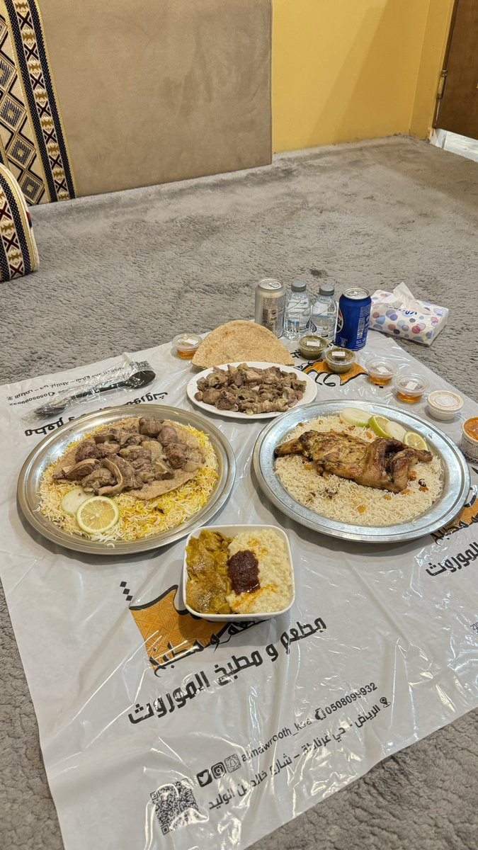7_sh23's tweet image. لاحظت اننا كسعوديين نحب الاكل الحضرمي وطريقة التقديم لان الاكلات الشعبية الحضرمية تشهي .. مثل المقلقل والمكموت واللحم والبهارات هذا مطعم الموروث له 4 سنوات وهم جودة ثابته وتقييمات عاليه والله شي واو مقلقل اللحم واوو مطعم الموروث التقييم بقوقل ماب تجاوز 3000 تقييم والاكل لذيذ🔥😋…