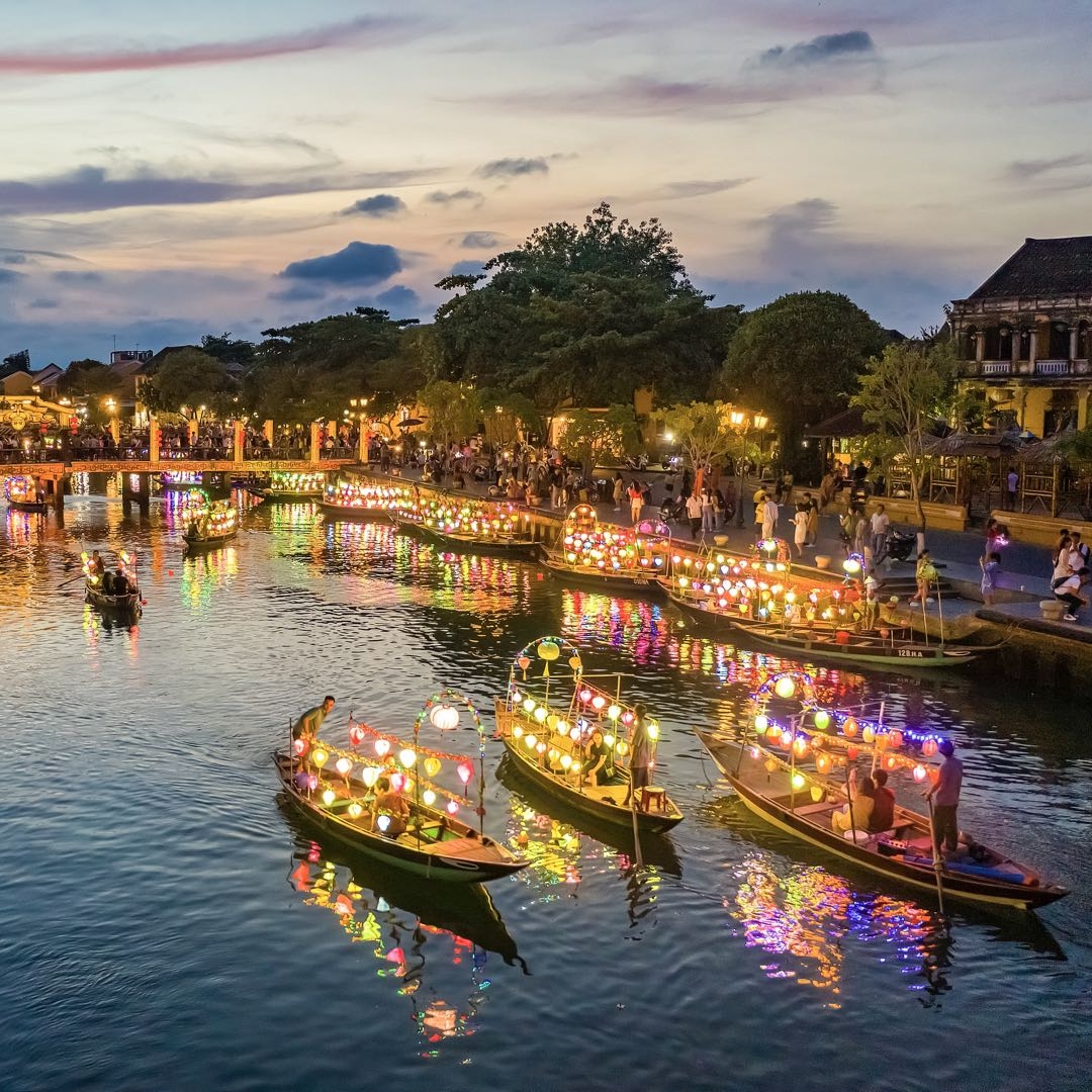Trip's tweet image. Tiny coastal towns like Hoi An’s An Bang village move at a gentle pace with bicycles outnumbering people, beach cafés opening early, and daily life flowing between sea and old town trip.com/travel-guide/d…