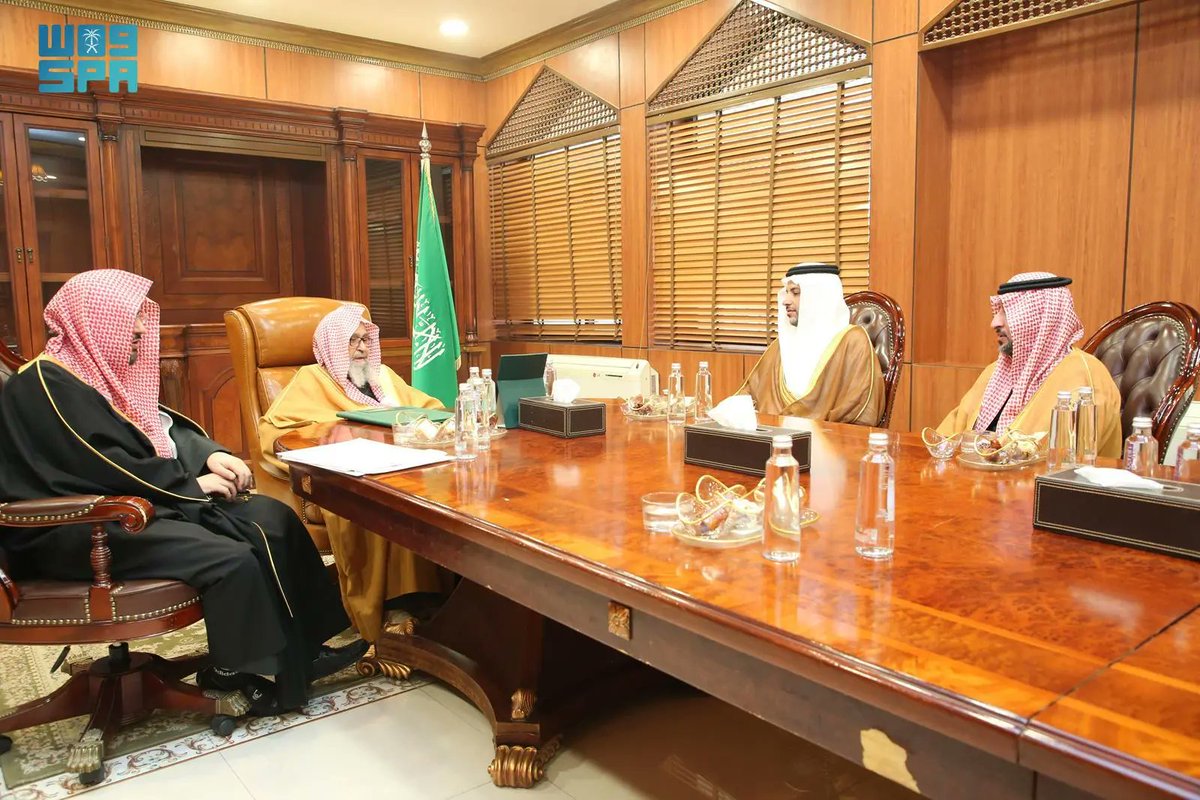 مفتي عام المملكة يستقبل الرئيس التنفيذي للهيئة الملكية لمدينة مكة المكرمة والمشاعر المقدسة.
spa.gov.sa/ar/w2475555
#واس