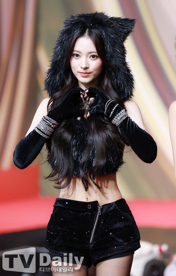 MEOVV at #SBS歌謡大典 アンナ、スイン