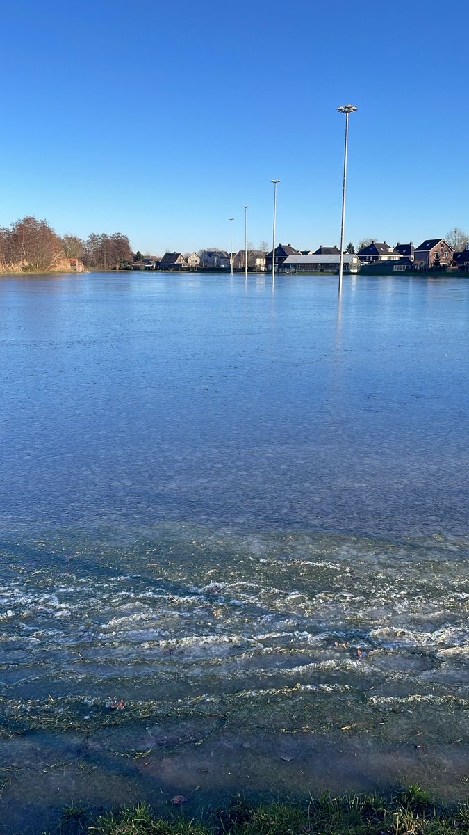 Het bestuur van IJsvereniging WVF wenst iedereen fijne Kerstdagen en een gelukkig en gezond 2026! #westenholte #Zwolle #ijsbaan #ijsvereniging #schaatsen