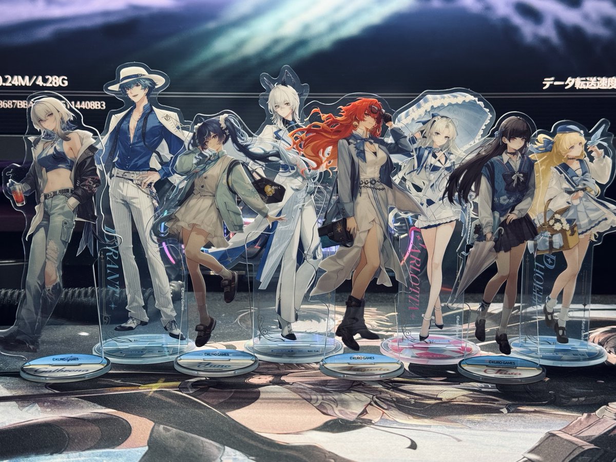 ダウンロードを待ちながら、鳴潮グッズ開封の儀が最高すぎるひととき