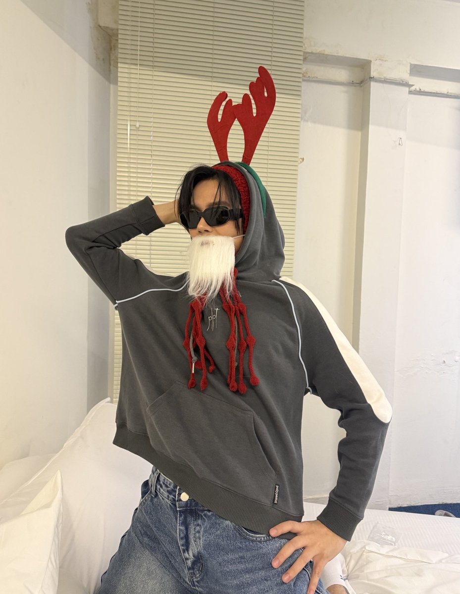 มาแล้วจ้าาาาาาาาา กวางเรนเดียร์น้อยยย ที่แปลกไปนิส 🦌🎄✨🎅

Build the Joy of Christmas

#BuildChristmasTogether

<a href="/JakeB4rever/">BIU.</a>