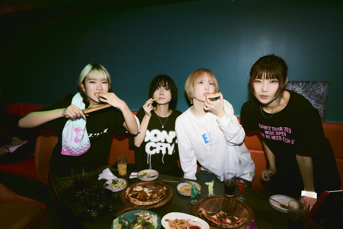 グッズ会場販売】 12/27(土) 𝐄𝐱𝐖𝐇𝐘𝐙 𝐒𝐩𝐞𝐜𝐢𝐚𝐥 𝐋𝐢𝐯𝐞