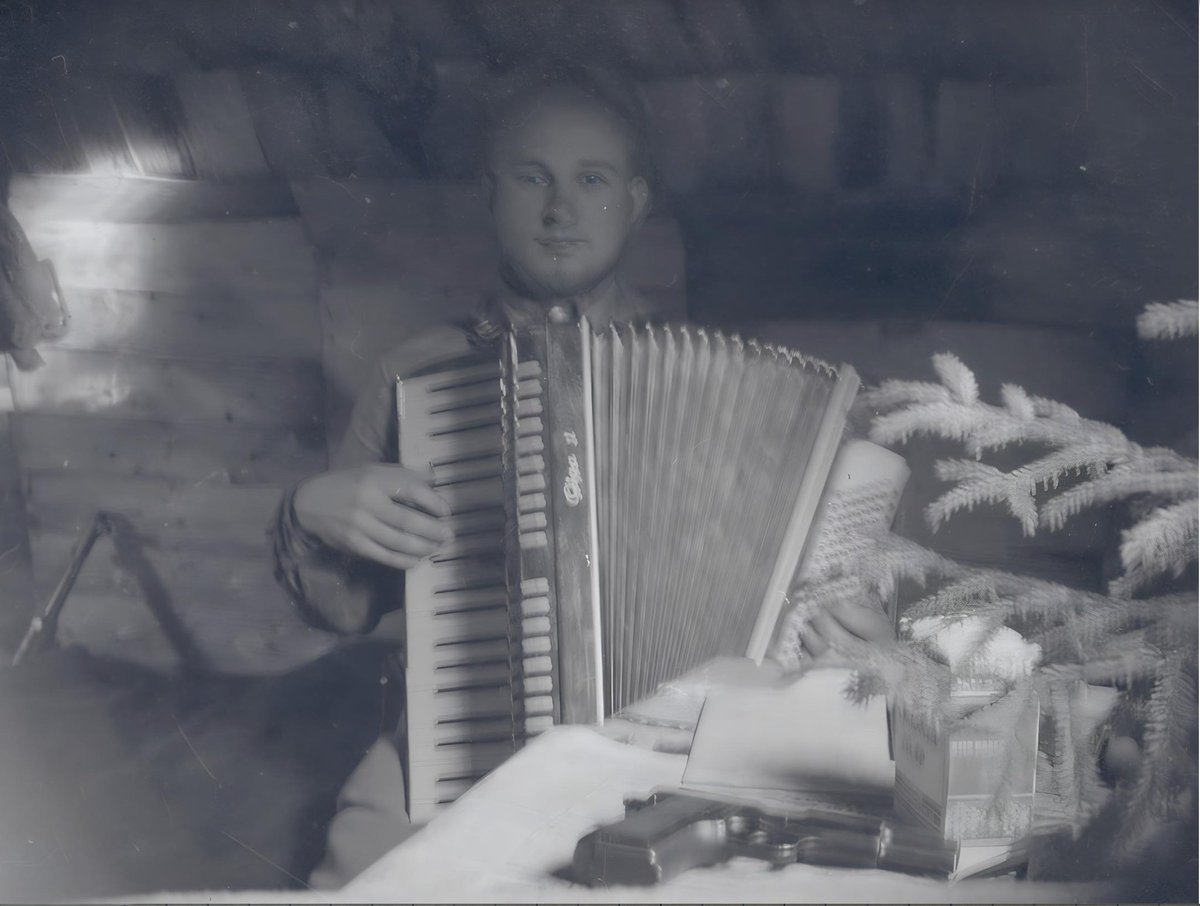 Merry Christmas, everyone!
This year’s Christmas card comes from 1954: Forest Brother Jaan Varblane in a bunker in Saarnakõrve.
Occupied Estonia — free in spirit. 🎄🇪🇪🎄💥