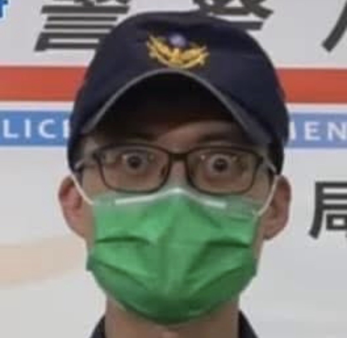 晚安 聖誕夜

我依然堅守本群 未曾離開

沒有去約會 沒有去飯店

台北時間:2026年12月25日19:03分

為本群站崗 為清純打卡