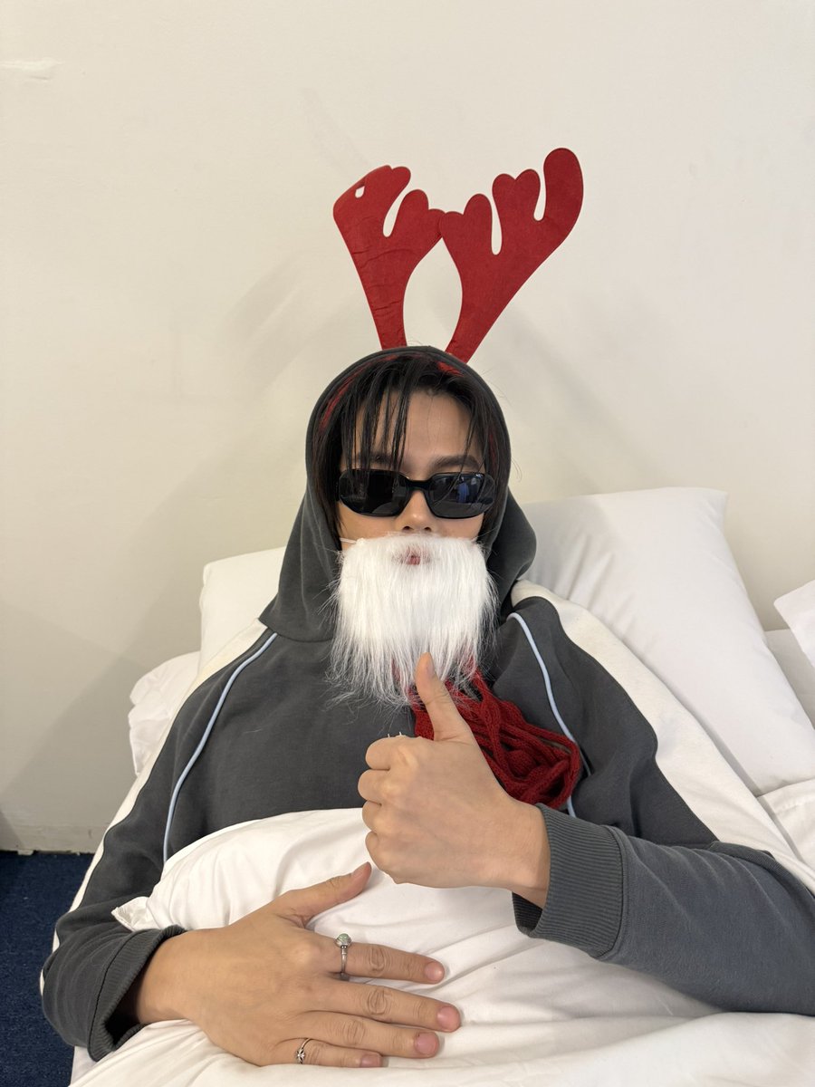 Merry Christmas กันนะค้าบบบบ วันนี้ไปเที่ยวไหนกันน้าาา ✨💙🎄🎅🦌 ขอให้ทุกคนมีแต่วันที่แฮปปี้น้าาาาาา💙✨

Build the Joy of Christmas

#BuildChristmasTogether

<a href="/JakeB4rever/">BIU.</a>