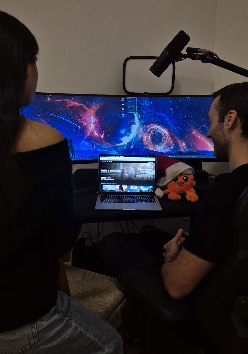 💚This is how you steal a Developer's heart!

Giulia shipped on Christmas, giving me the best gift ever, surprising me with a LIVE demo!

She coded "LOVEFLIX" a Netflix clone, using:

- HTML
- CSS
- JavaScript (FINALLY)
- GIT

A real project to watch our best moments together!