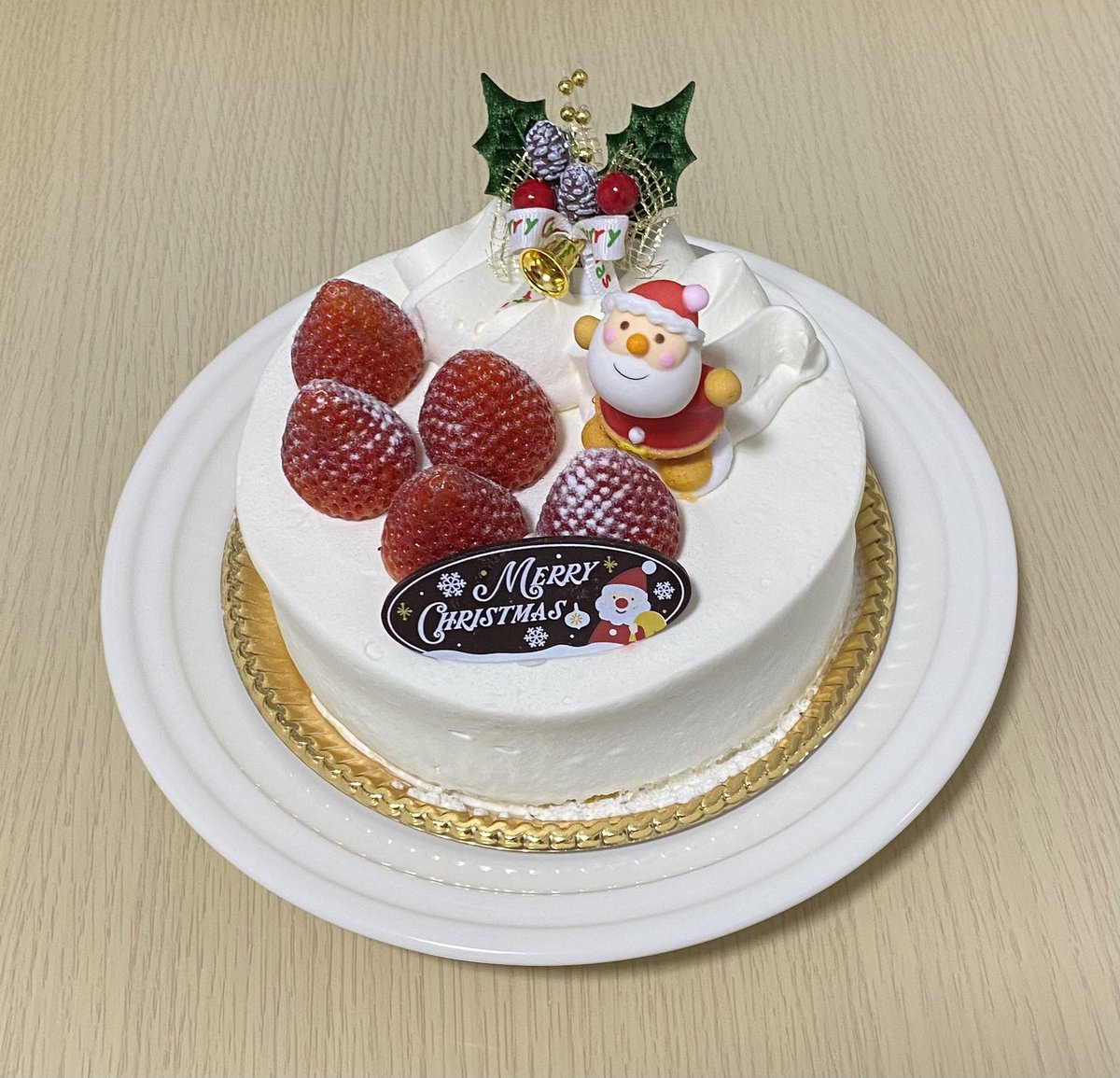やっぱりクリスマスなのでケーキですよね！
うまいっす！