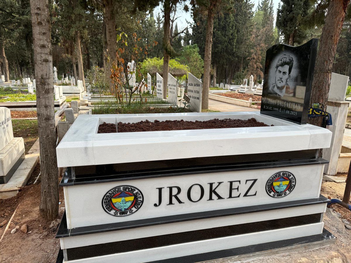 Bugün böyle uyandım, buna uyanmak denirse… Seni özledik kardeşim. 🤍🪽