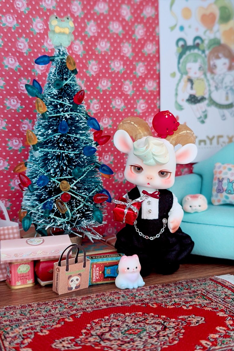 Wishing you warmth and happiness 🎄🎁 Merry Christmas!
#kumukuku
🪡 <a href="/panmimi_02/">an.</a>, <a href="/G0LD_obitt/">금손 오빛</a>, #nano服, #メルヘンメイデン服