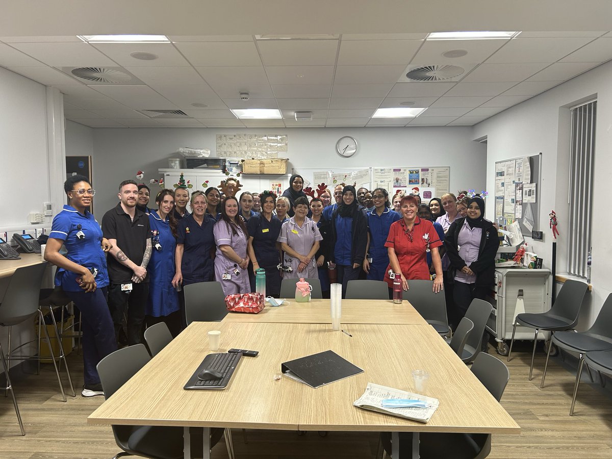 Oldham ED 🚑🚨👩‍⚕️🐝#TeamAwesome tweet media