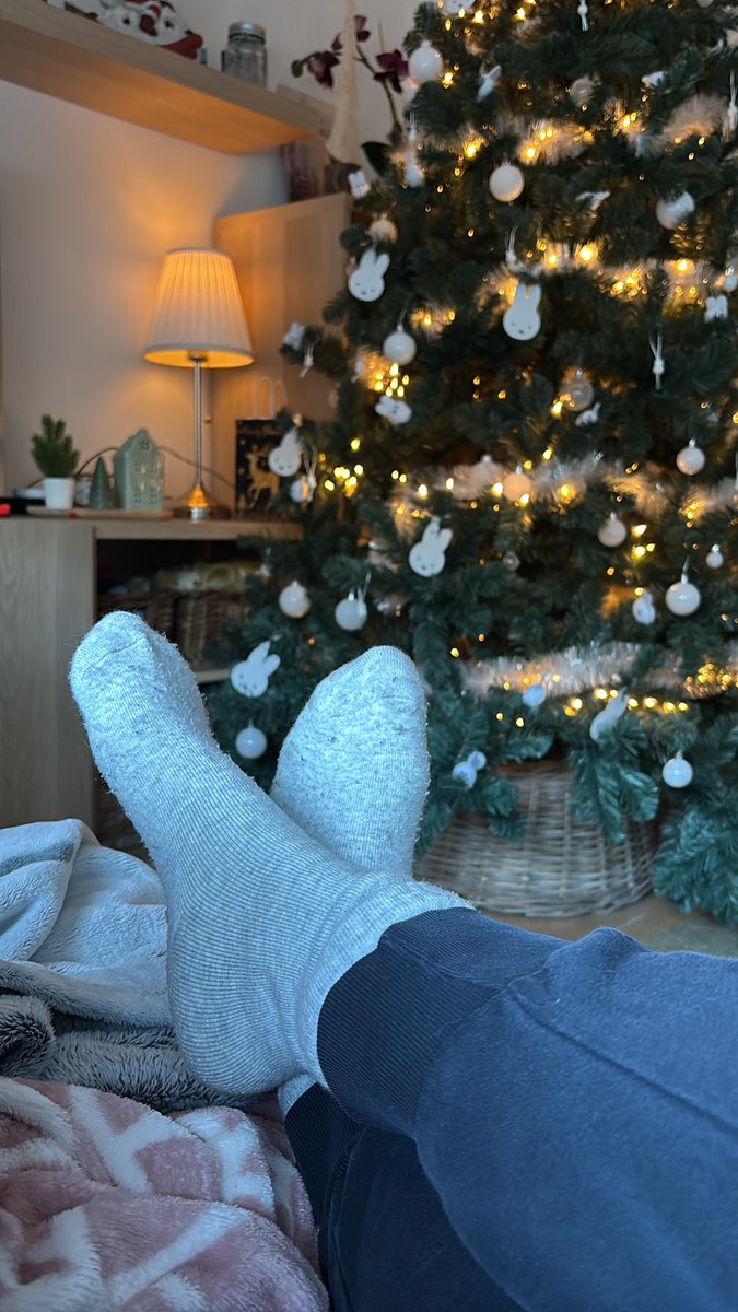 orkajuf's tweet photo. Hé wat vervelend die kerst... 😜#goedbegin https://t.co/daXW4Ip4Ac