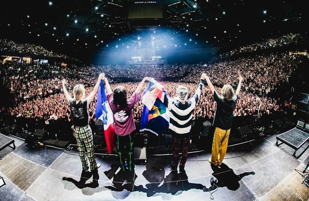 CharleneN_3's tweet photo. How I met them          Still with them https://t.co/0R6D1E3FAB