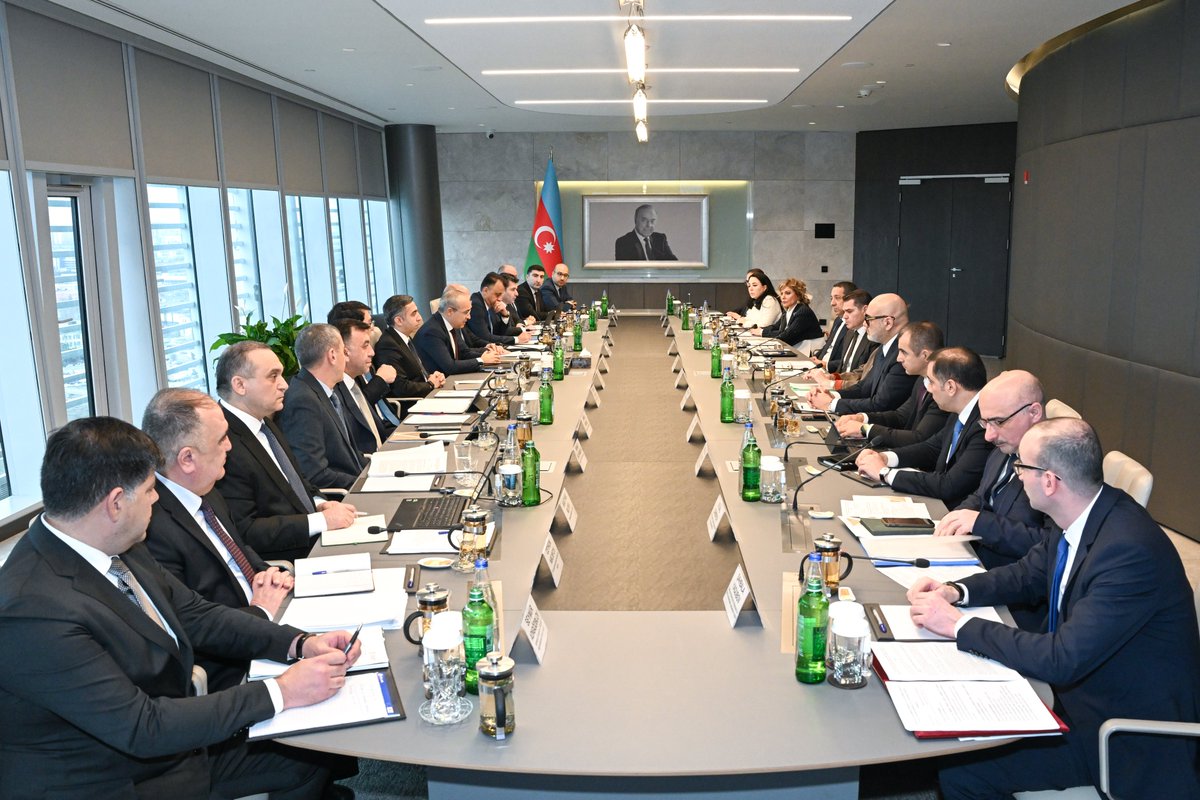 MikayilJabbarov's tweet image. The development of the #pharmaceutical #industry is a strategic priority for strengthening the #nonoil #economy and enhancing the social welfare of the population.

Together with representatives of state institutions and the private sector, we reviewed the sector’s development