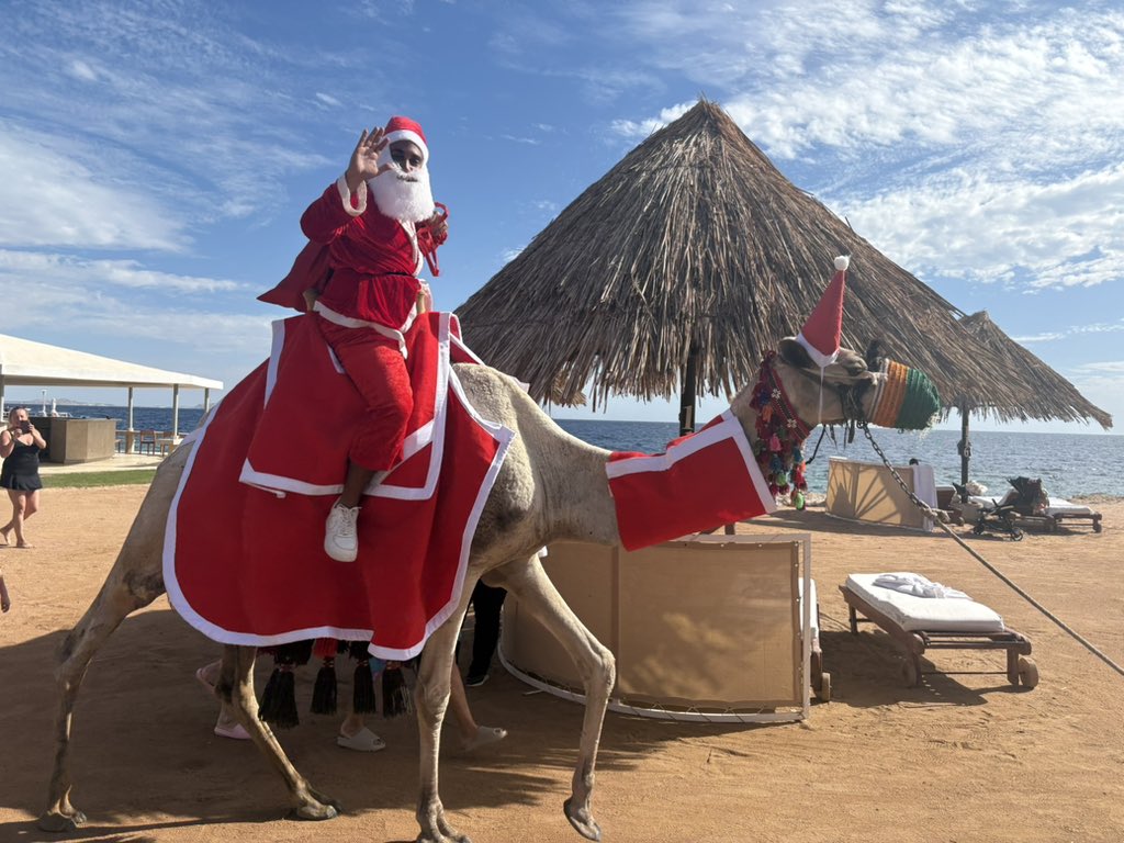 jmarshall298's tweet photo. Merry Xmas all from Sharm el-Sheikh https://t.co/7oAcrjPhQF