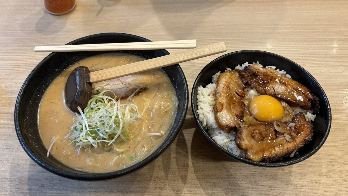 実は昨日から冬休みを取って北海道入りしてたぴっぴ家

今日は信玄のラーメンを食べましたとさ😆