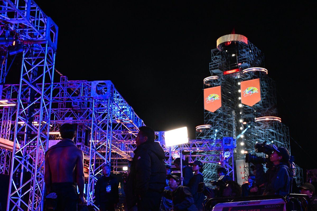 ／
#SASUKE2025 放送中🎅
＼

史上最年少3rd進出を果たした💥
#長野塊王 くん 16歳

夢見てきたこの舞台
父が進んだ3rdステージの景色は
息子にどう見えたかー

長野親子の挑戦は続く💫
まだまだこっから

#SASUKE2夜連続 🎄
#メリクリSASUKE