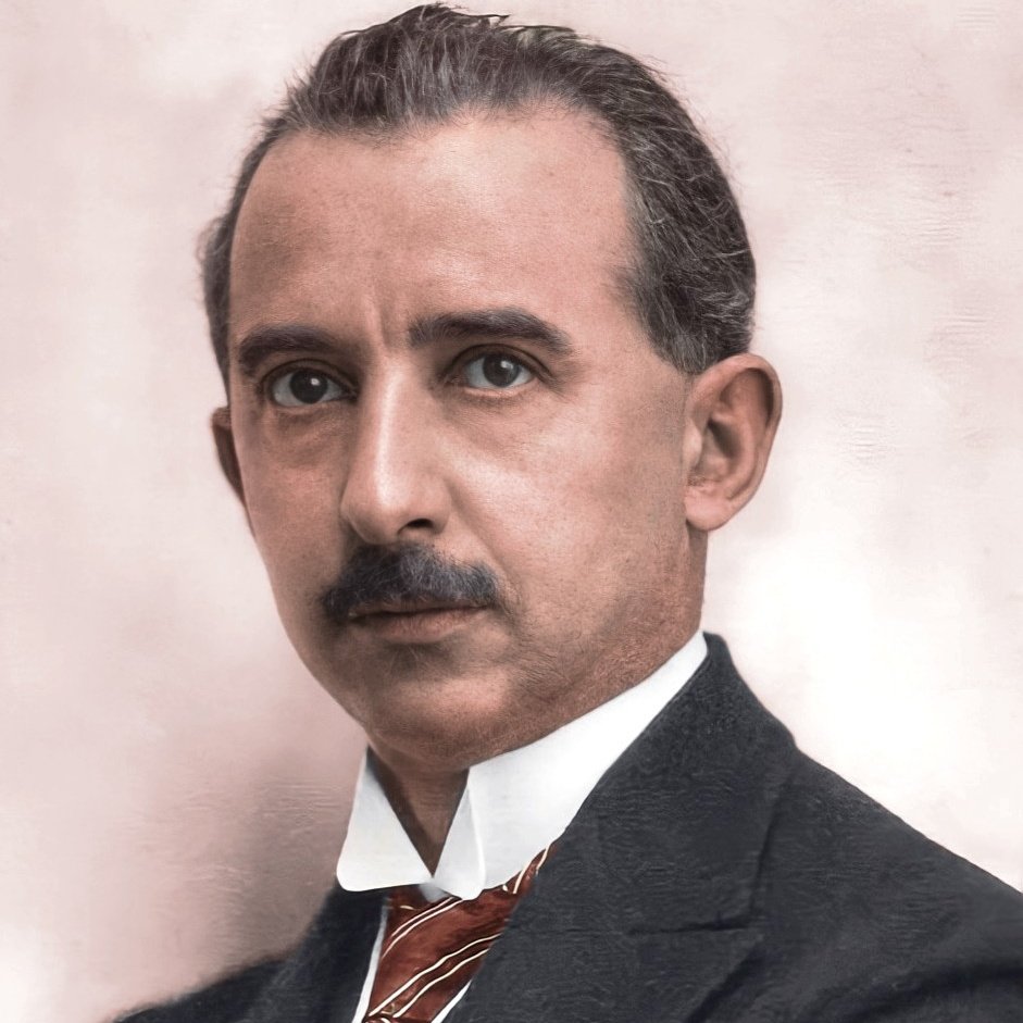 Cephelerde vatanı savundu, Lozan'da bağımsızlığımızı onayladı. Suikast, ihtilal ve linç girişimleri gördü. Atatürk'e açıktan saldıramayan alçakların hep hedefi oldu.

Milli Şef İsmet İnönü'yü saygıyla selamlıyoruz!