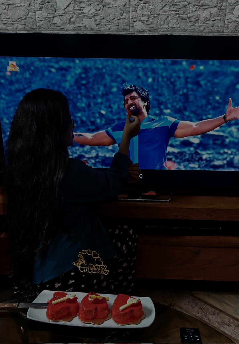 NawarNusrat's tweet photo. Happy DEV day to me❤️I might miss out celebrating my birthday but never urs❤️And I celebrate you everyday❤️
@idevadhikari All I pray is your health, longest life &amp; a life full of peace, love, success &amp; all that keeps you Happiest everyday❤️❤️I love you for life #HappyBirthdayDEV https://t.co/BiYtdFBOZR