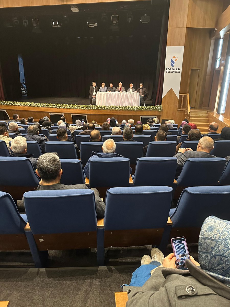 Nenehatun Mahallemizin hazırlamış olduğu Sandık Başkanları Programı’na katılım sağladık.
Seçim sürecinin henüz ileride olmasına rağmen, mahallemizin şimdiden hazırlıklarını titizlikle yürüttüğünü ve sandıkların emin ellerde olduğunu memnuniyetle gördük.
Bu bilinçli ve özverili