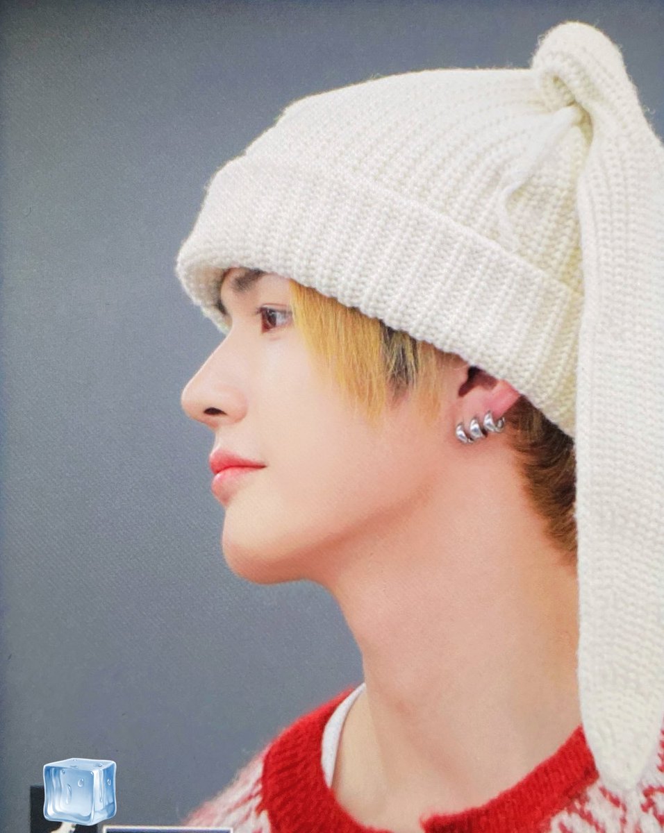 뒷모습은 동글인데 옆태는 미남이야
#아크도하 #도하