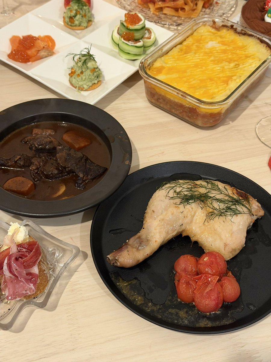 CV_puni's tweet photo. Christmas dinner🎄✨ https://t.co/RYWoHVDiKI