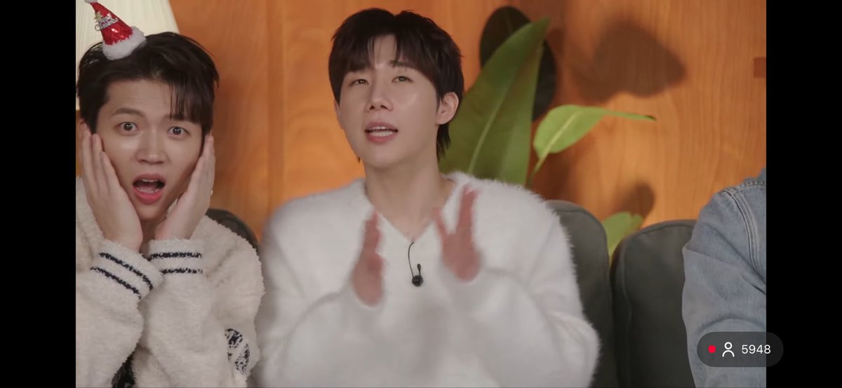 아코✌🏻✌🏻 tweet media