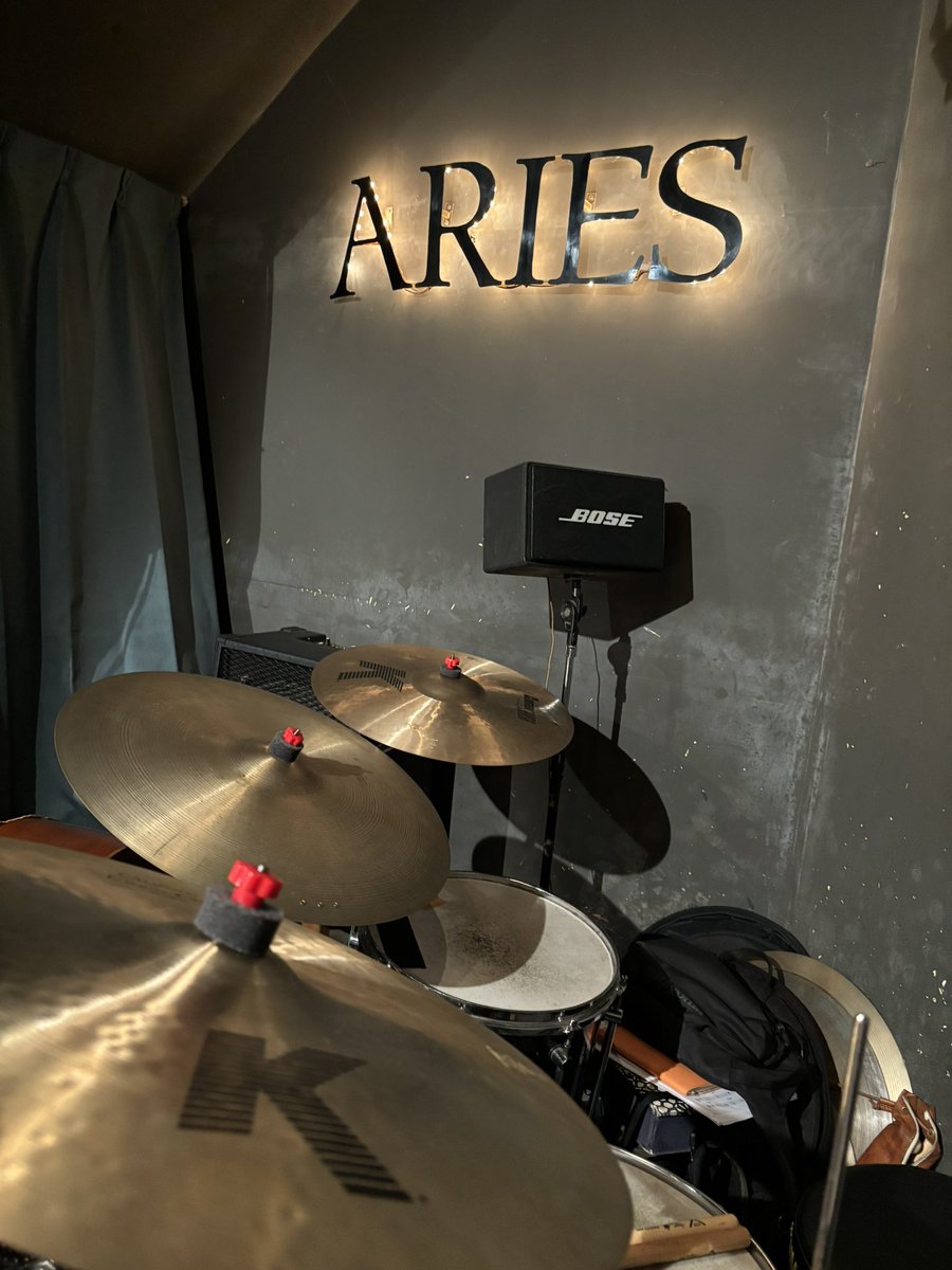 メリークリスマス！
そして
年の瀬12/30(火)上野アリエスにてトランペット銘苅盛通クインテット。
鈴木貴雄ts、飯塚由加p、阿部恭平b、私d
2025の締めくくりに是非！
19:30より。
#銘苅盛通 #鈴木貴雄 #飯塚由加 #阿部恭平 #上野アリエス #yamahadrums #zildjian #aspr