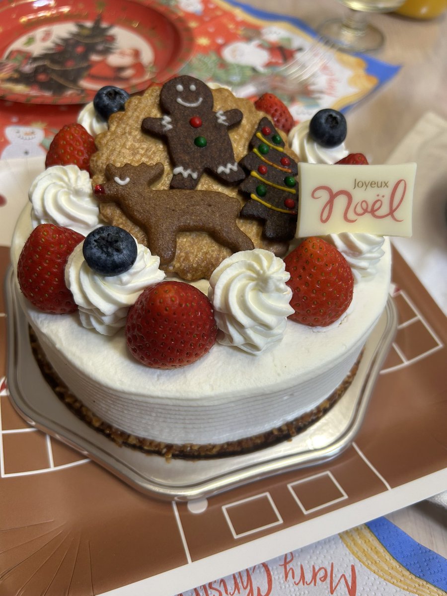 Kanan0831t's tweet photo. めりーくりすます🎄
友達とパーティーしてポテト食べすぎた…
今年もいい子だったのでサンタさんが来てくれました！妹に朝早く起こされました☺️
#藤川エンターテインメント
#蘭楠 https://t.co/tQj1cDHtQf