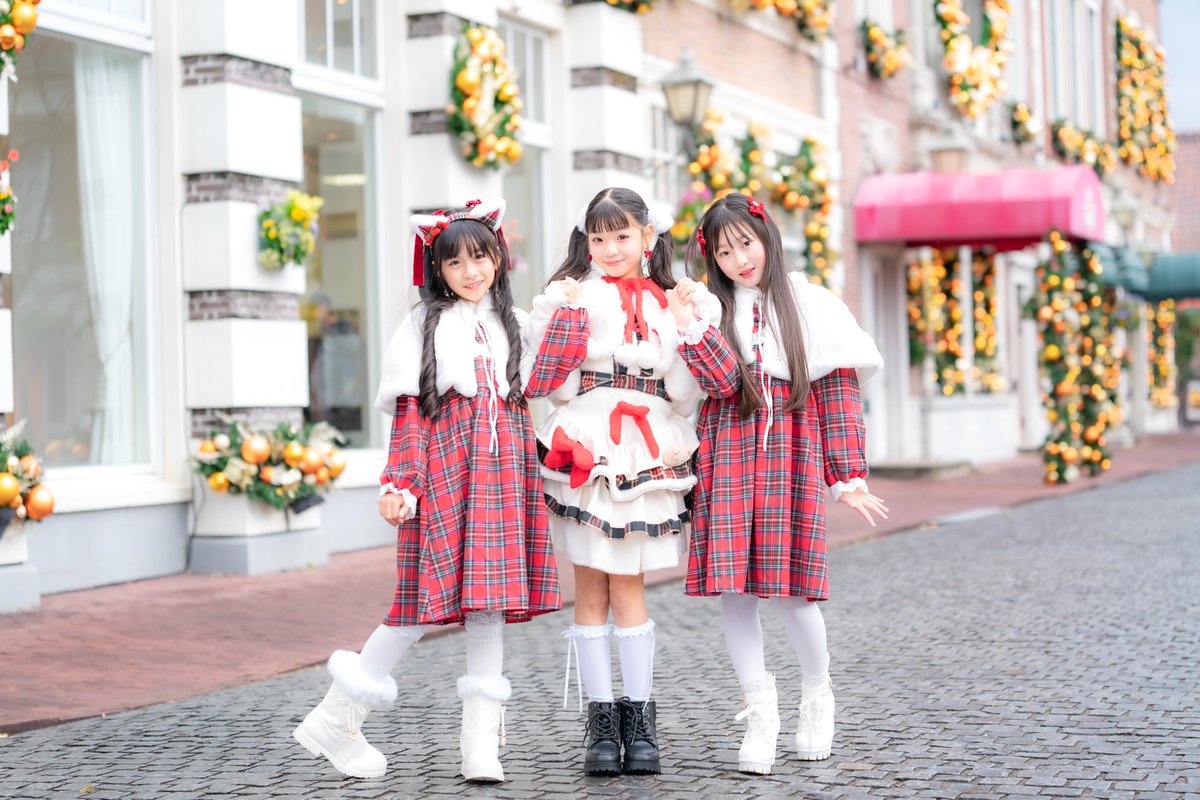 emerald1901303's tweet photo. 2025.12.13 
れなﾁｬﾝ(@chanrena8)   
ゆあﾁｬﾝ(@yuahamuchan)                
さとはﾁｬﾝ(@sa_to_ha_chan)                                      

#Rena #れな #Yua #ゆあ #Satoha #さとは 
#ssb #スターライト #長崎超絶美少女隊 
#スタライ長崎 #いま一番撮りたいキッズモデル https://t.co/xFPwww99IR