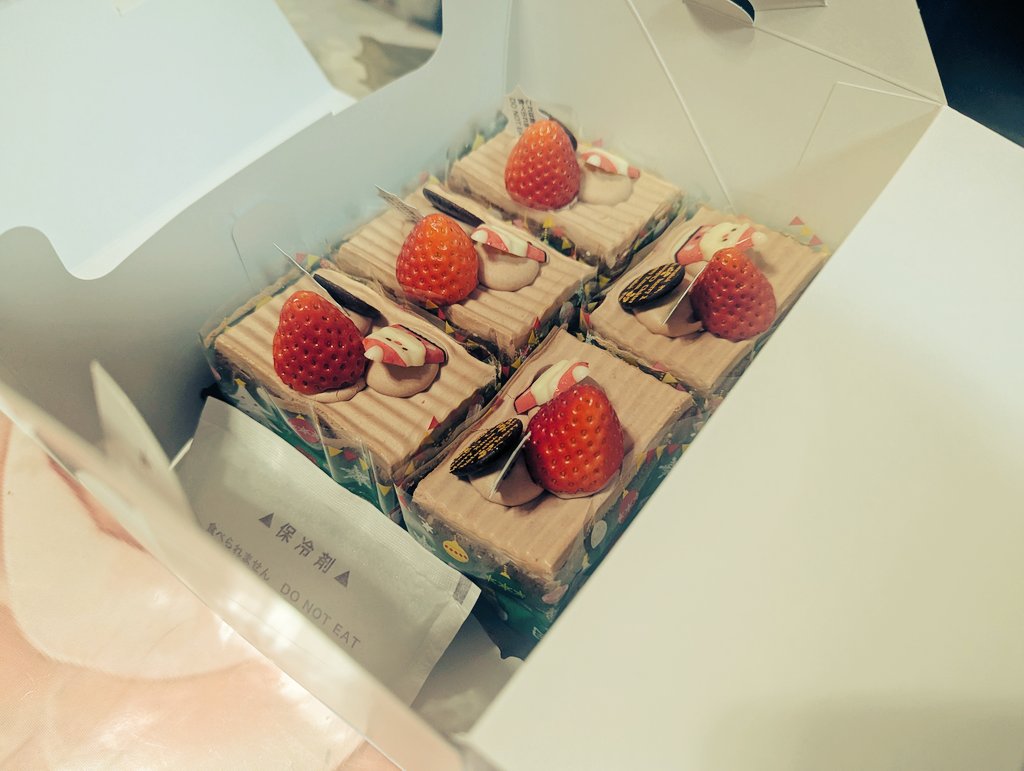 ECEizsGCe692628's tweet photo. #クリスマス
#ショービットできたらケーキあげます
#これが俺たちのやり方
#ecko
#けーき https://t.co/SiWHqSli23