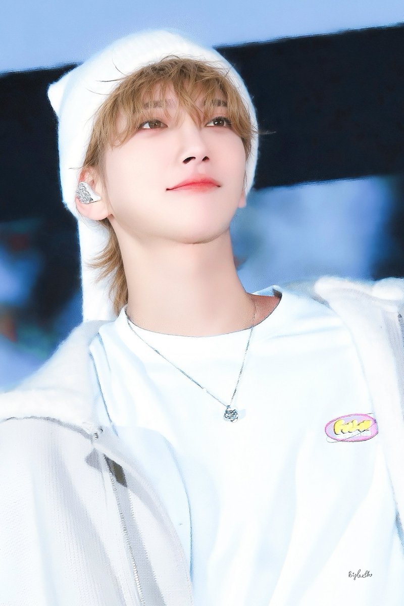 Bigteeth1230's tweet photo. 240330 FOLLOW AGAIN INCHEON 

𝓗𝓪𝓹𝓹𝔂 𝓗𝓸𝓵𝓲𝓭𝓪𝔂𝓼 🎄🎄 ᐠ₍⁽˚⑅̆˚⁾₎ᐟ

#조슈아 #JOSHUA #세븐틴 #SEVENTEEN #ジョシュア https://t.co/YYi6qATF8H