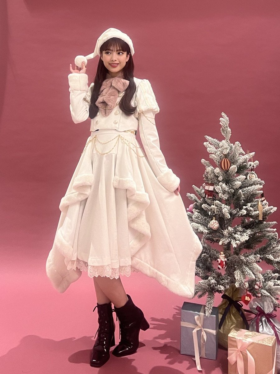 光莉ちゃん、白とピンクのかわいいサンタさん、ありがとう！ インスタ
