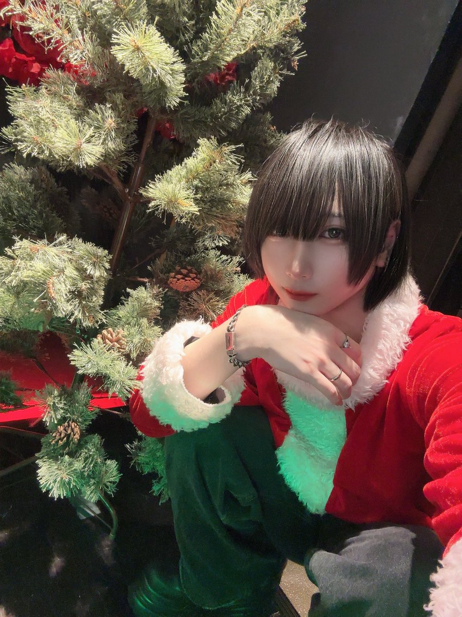 cp_yozora's tweet photo. 松の木ツリーと一緒に
メリークリスマス🎄.*
#新宿  #歌舞伎町 
 #メンズコンカフェ   #メンコン https://t.co/JqNsYiD5KX