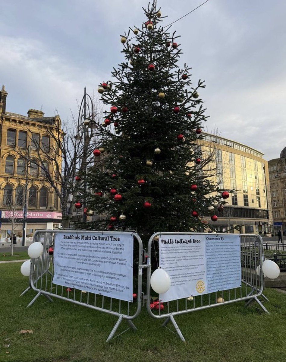NiohBerg's tweet image. Welcome to Bradford, where a Christmas tree is now called "Multi Cultural Tree" with almost no decoration.

"The festive tree is a symbol of the way Bradford positively embrace diversity. The true power of an inclusive city"

Unbelievably depressing.