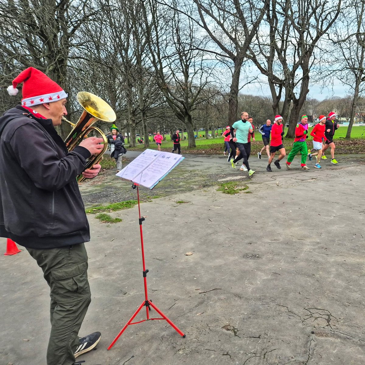 WoodhouseMoorparkrun tweet media