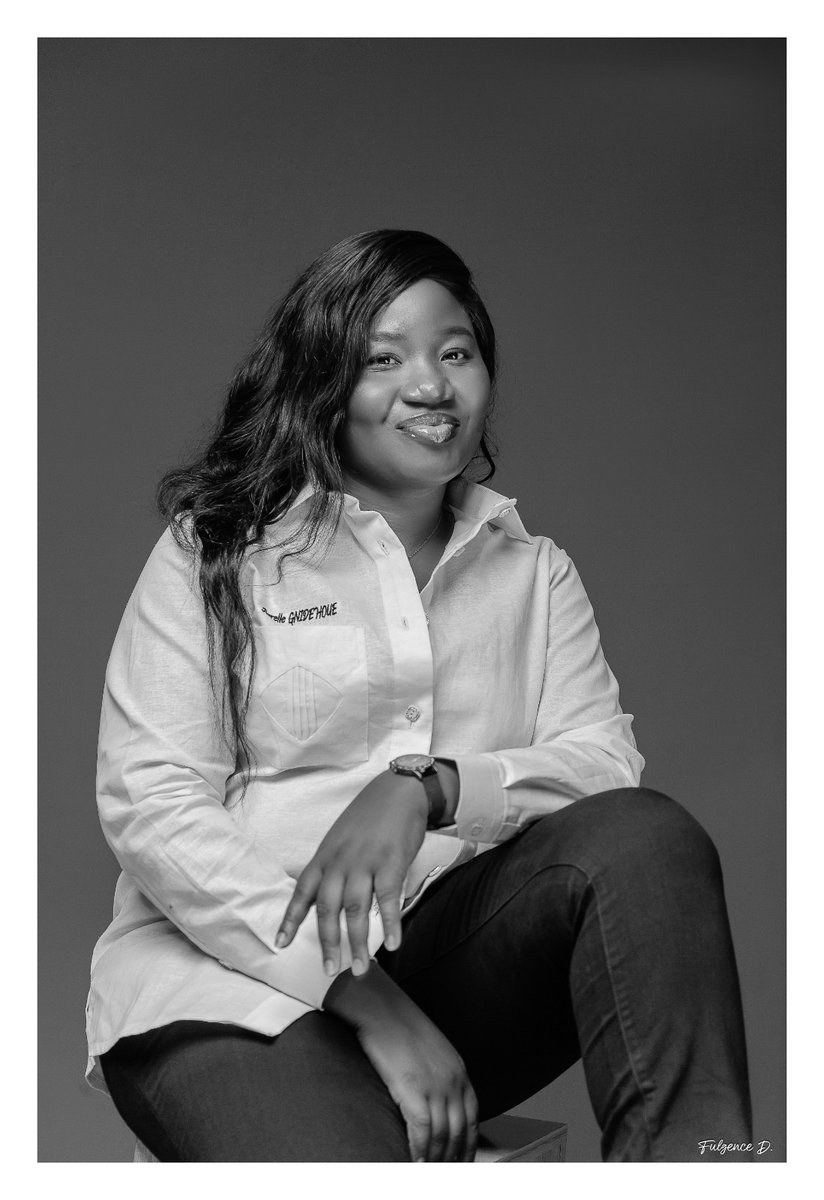 En ce jour de célébration de la nativité du Christ, je vous souhaite une fête lumineuse et écoresponsable 🌟🌿.
Protéger la biodiversité, c'est offrir un précieux cadeau pour les générations futures.
Prenons soins de notre patrimoine commun, en adoptant au quotidien, 
#JoyeuxNoel