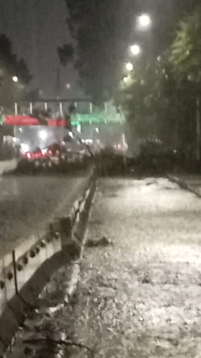 Transportasi Jakarta tweet media