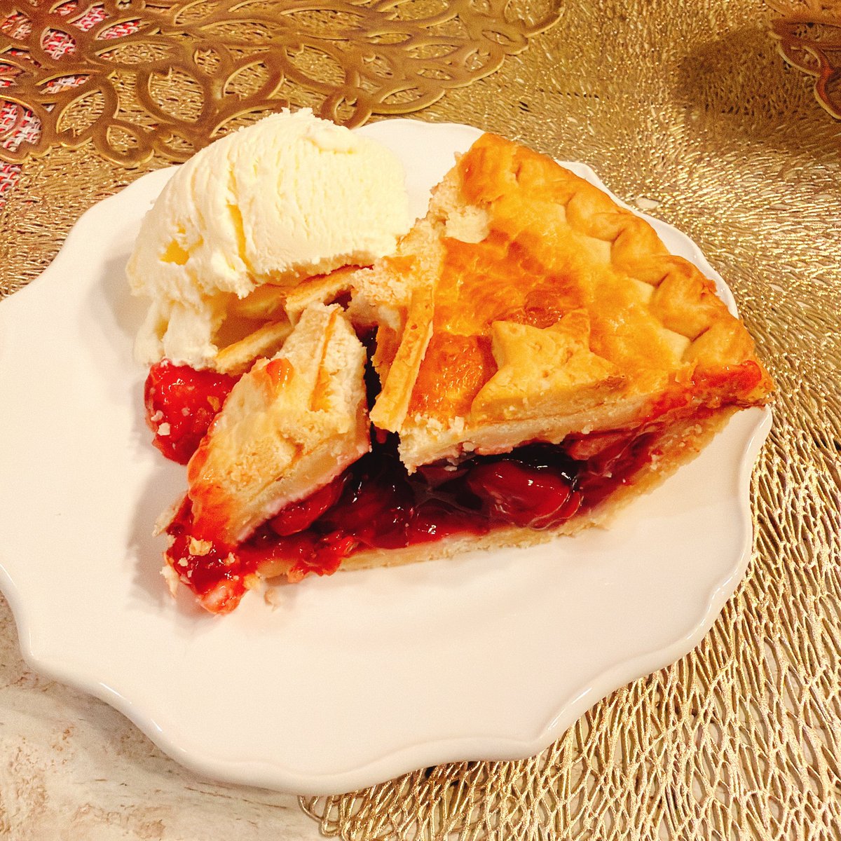 クリスマス仕様アンミラチェリーパイ🍒🥧 無事に開封の儀をおこない