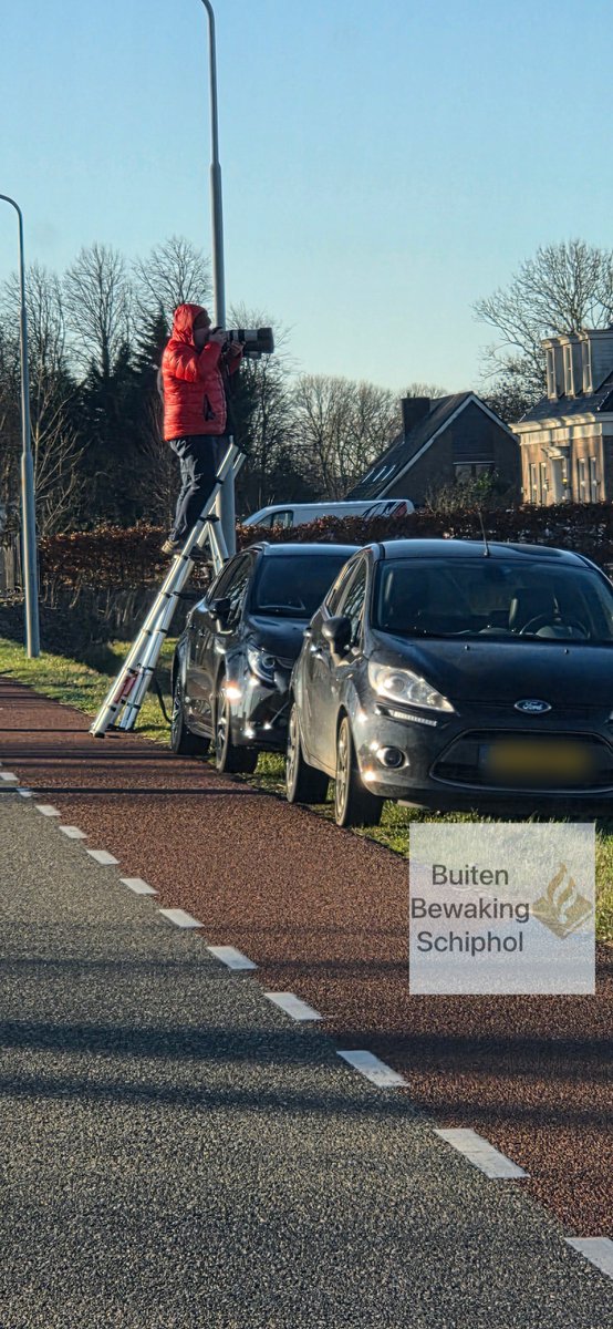 Politie Buitenbewaking Schiphol tweet media