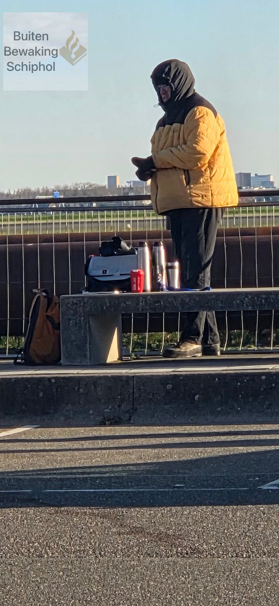 Politie Buitenbewaking Schiphol tweet media