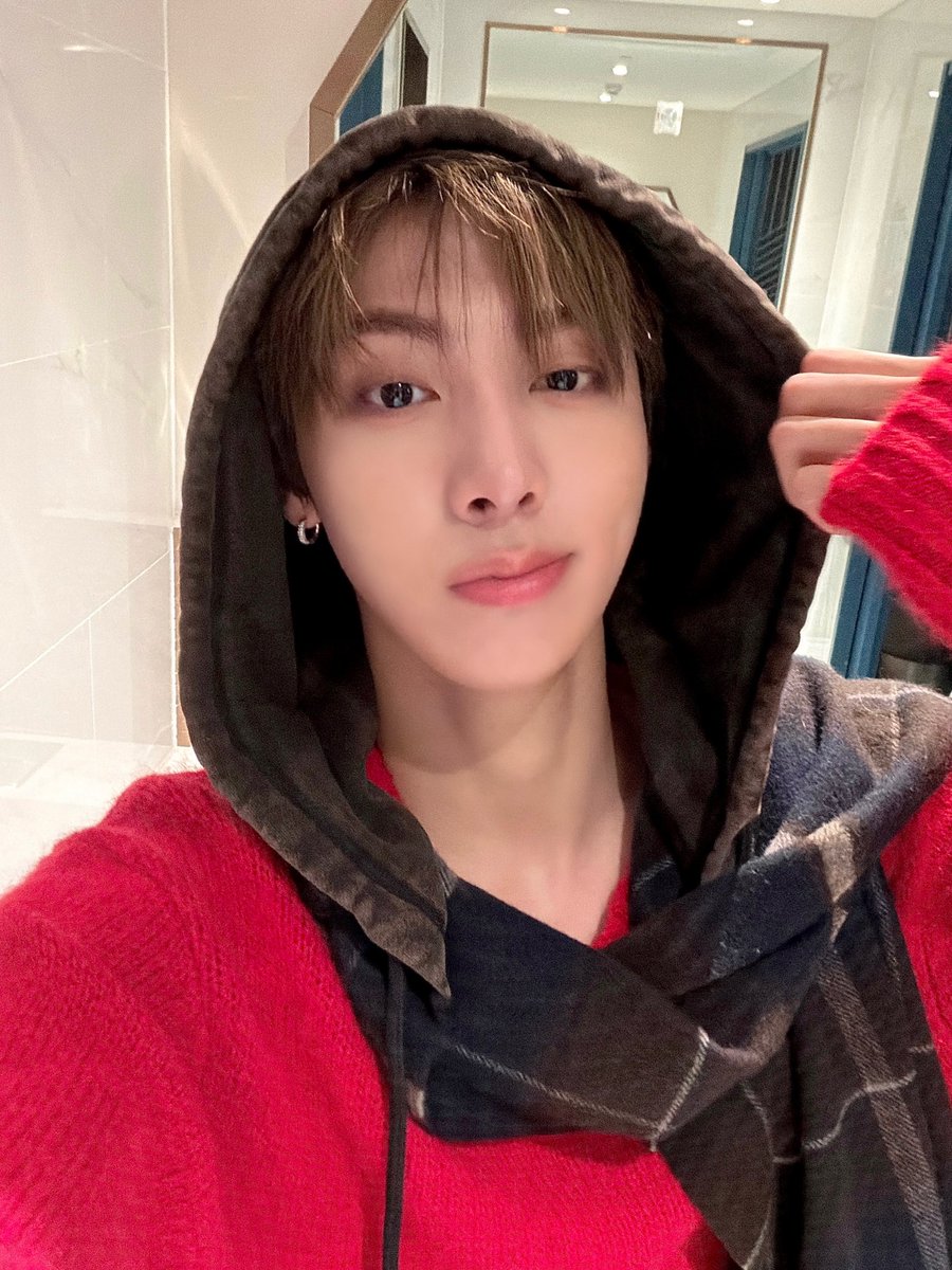 [📸] 251225 #TO_DAY

2025 SBS 가요대전 🎅🏠

#ALLDAYPROJECT #ADP #올데이프로젝트
#LOOKATME
#THEBLACKLABEL #더블랙레이블