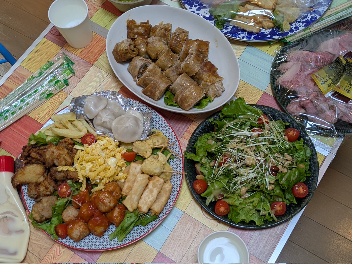Norimitsu738's tweet photo. メリークリスマス！昼過ぎからクリスマスパーティーの食事作り、ピアノ組み立て、なんとか間に合いました！（笑）
#クリスマス https://t.co/BuLfqpCx7j