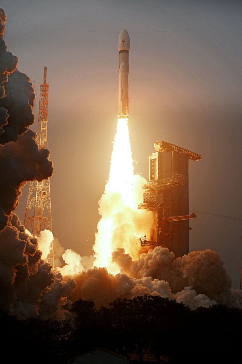 HCI_London's tweet photo. The launch of #BlueBirdBlock2 is part of a larger pattern of India’s space programme going from strength to strength! From commercial launches to Earth observation and human spaceflight, global powers are turning to @isro for reliability and quality. 
#BlueBirdBlock2 #BemisaalBharat #AatmanirbharBharat #ViksitBharat #ViksitBharat2047 #MYBharat #ISRO #LVM3M6 #NSIL

@MEAIndia @IndianDiplomacy @VDoraiswami @getkart @MYBharatHQ @mygovindia @airnewsalerts @DDNewslive @PIB_India @MIB_India
@IndiaDST @diaspora_india @ISROSpaceflight @narendramodi @PMOIndia @DrJitendraSingh