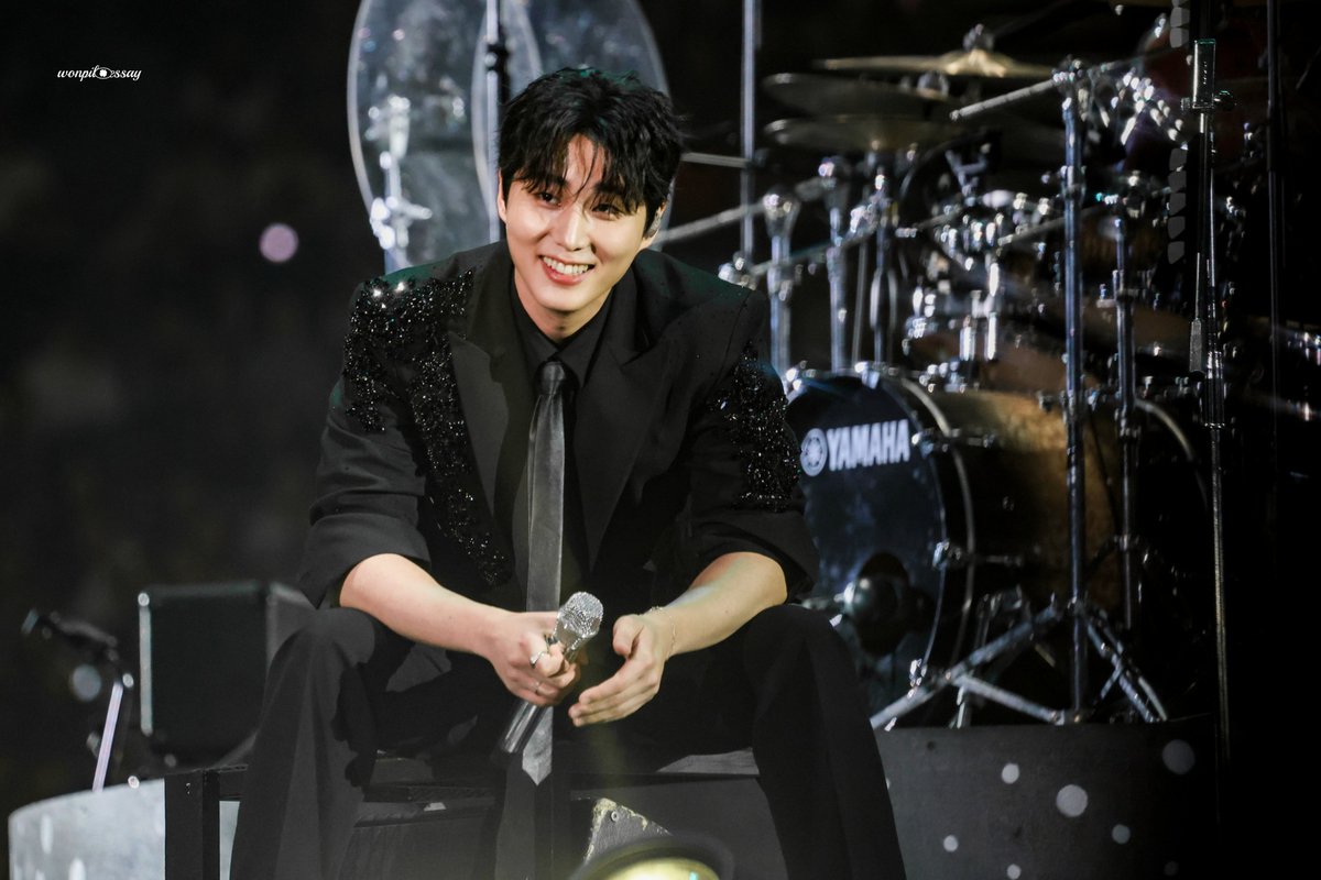 PIL_essay's tweet photo. 251221 'The Present' 
#영케이 #YoungK #데이식스 #DAY6 https://t.co/z4QOVgkehY