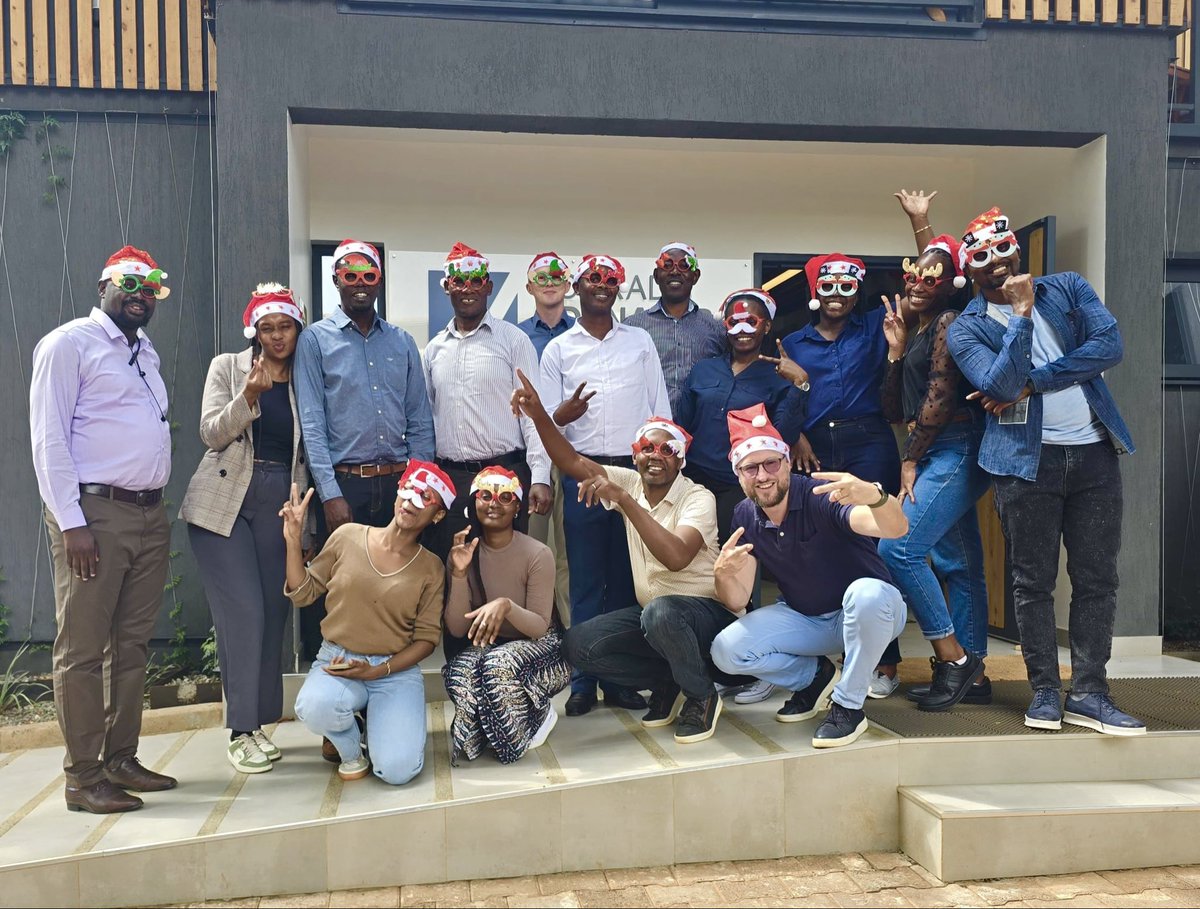 KAS_Kenya's tweet photo. Wishing our partners and friends a peaceful and joyful Christmas season.🎄 https://t.co/ZSvDj0wWmi