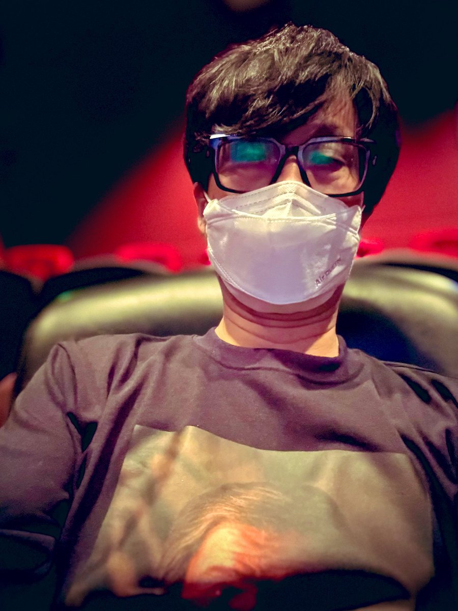 HIDEO_KOJIMA_EN's tweet image. Went to see Jackie Chan’s “The Shadow’s Edge” first thing this morning!!
Holy…this was INSANE!!!! I couldn’t get enough!!! Absolutely incredible!!!
From the opening shot to the very last moment, it’s an all-out feast: action, espionage, pacing, thrills, drama, set pieces and of…