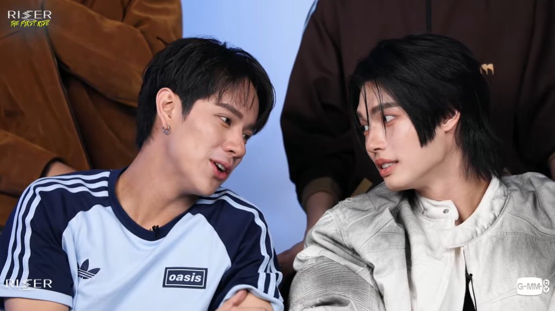 weakforwin's tweet photo. Wintu and nanontu is shaking😭🤣

#RISERCONCERTLIVED3
#winmetawin https://t.co/fd7QslQ3Id